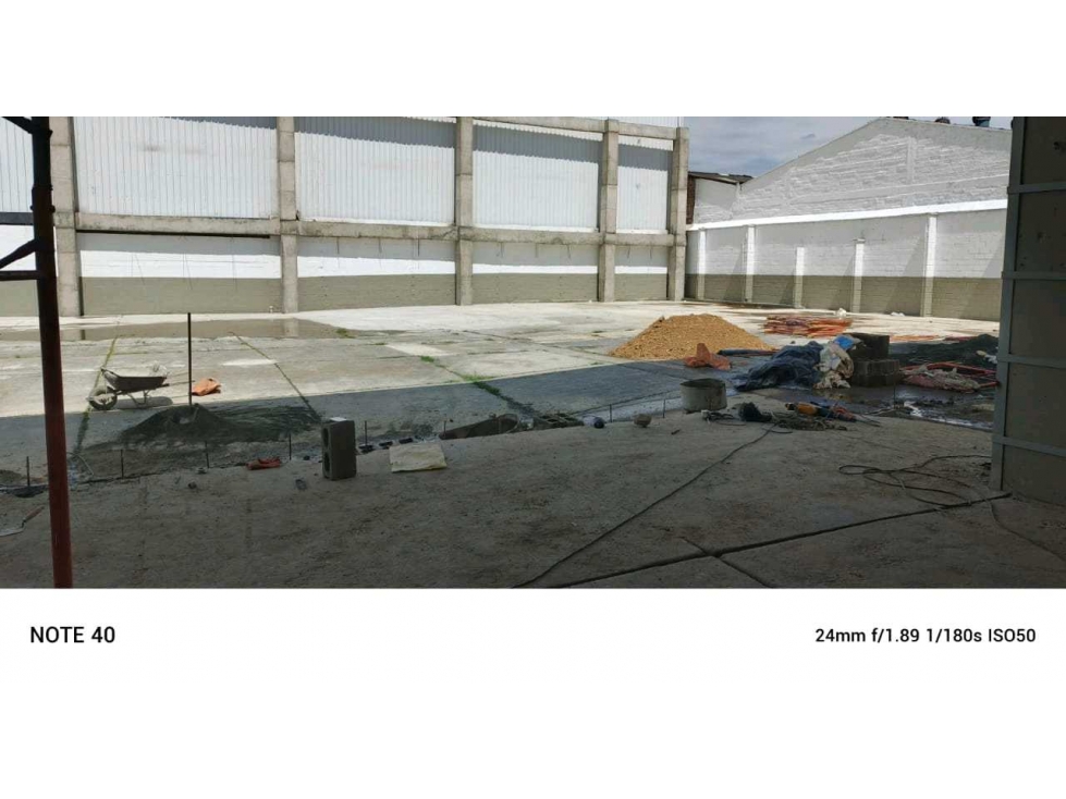 Arrienda Bodega de 5.000m2 con 2.300 de huella en Itagüí - 5