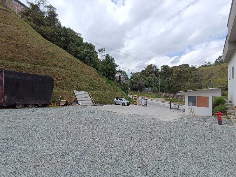 Arrienda Bodega Parque Industrial Juanchito Malteria Manizales - 3