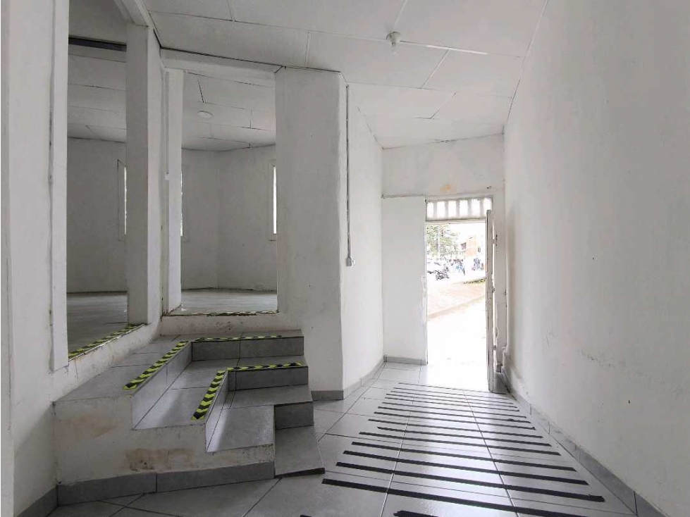 Arrienda Casa Uso Comercial Segundo Piso Avenida Paralela Manizales — foto 4
