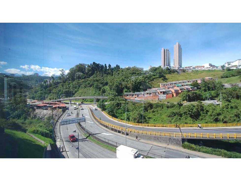Arrienda Gran Local Avenida Kevin Angel La Carola Manizales — foto 6
