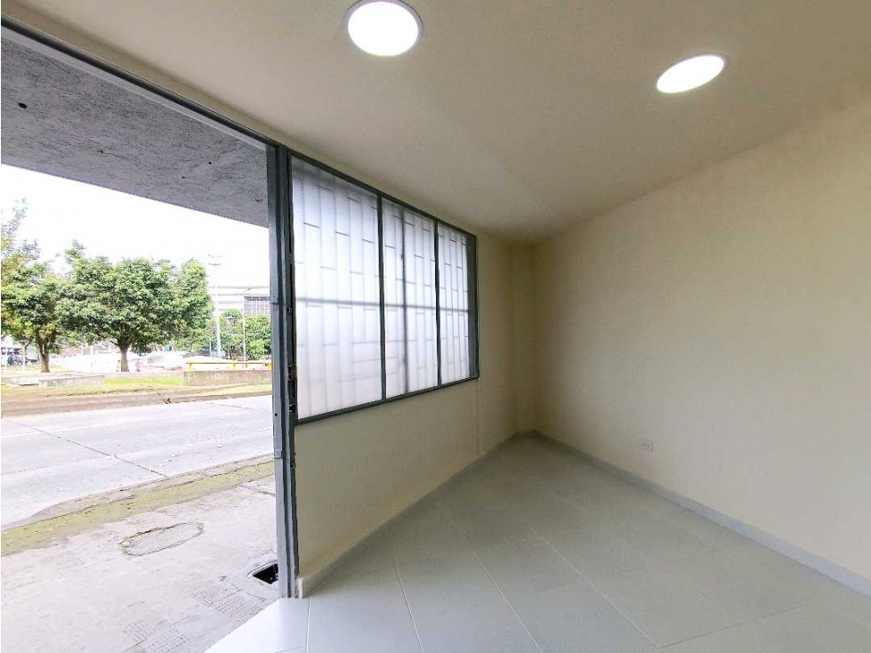 Arrienda Local Avenida Del Centro Fundadores Manizales — foto 4