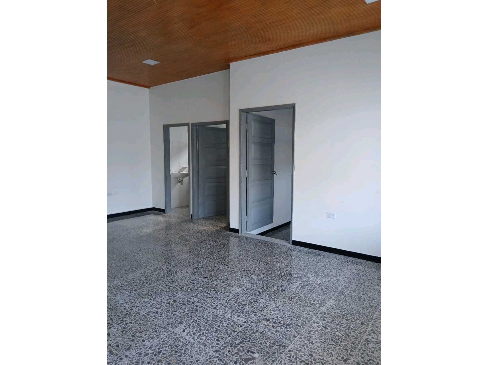 CASA DE USO COMERCIAL EN ARRIENDA O VENTA EN CERETE - 2