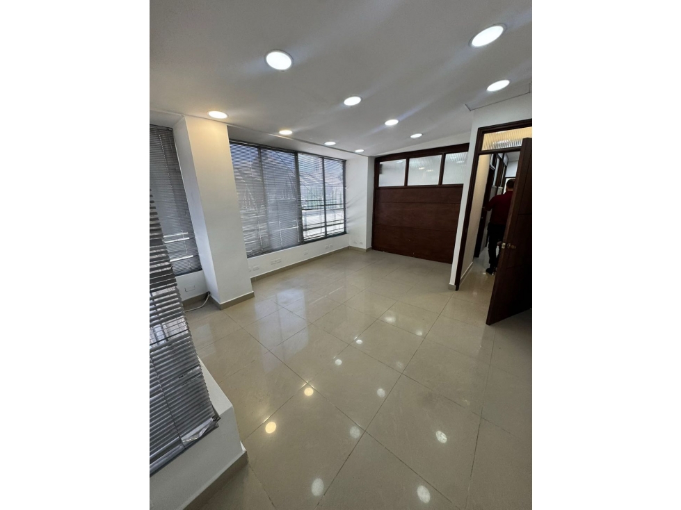 Arrienda Oficina La Castellana Medellín