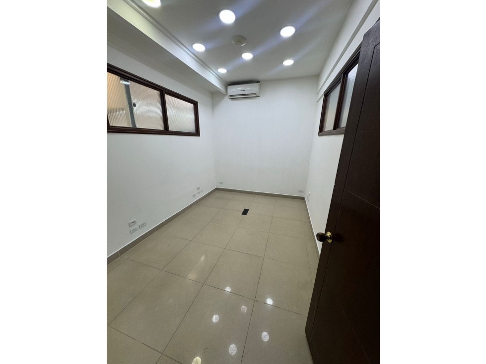 Arrienda Oficina La Castellana Medellín — foto 3