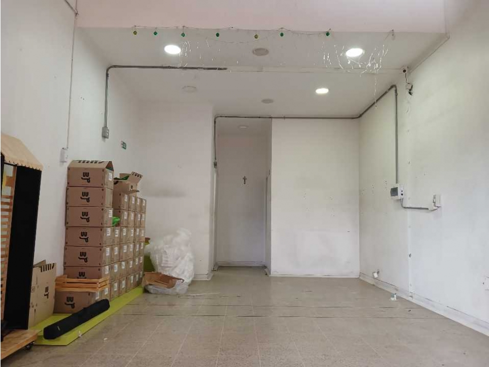 ARRIENDA Local Comercial, Terminal del Sur, Medellín 55 m2 - 2