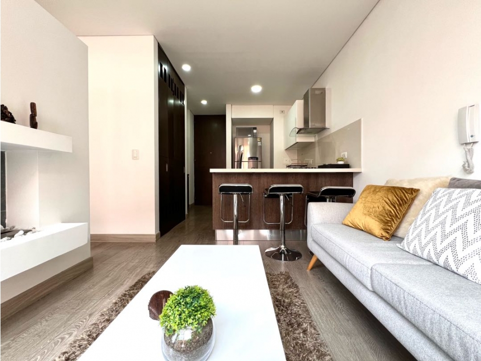 ARRIENDO AMOBLADO CHICO NAVARRA