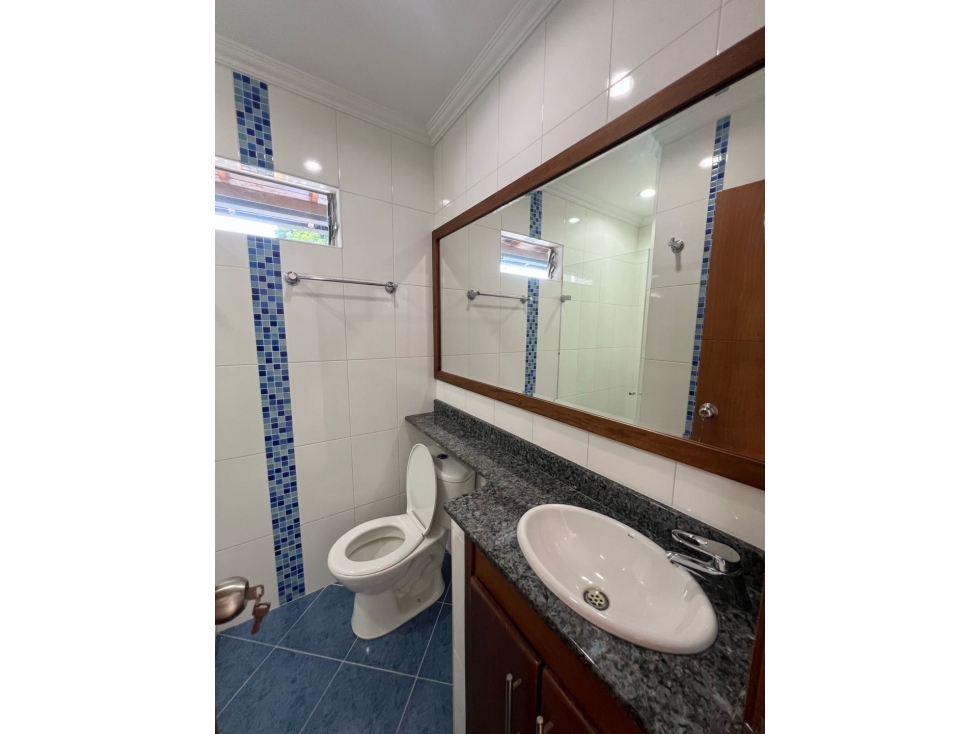 ARRIENDO AMPLÍA Y COMODA CASA EN EL SECTOR CALASANZ PARTE BAJA — foto 6