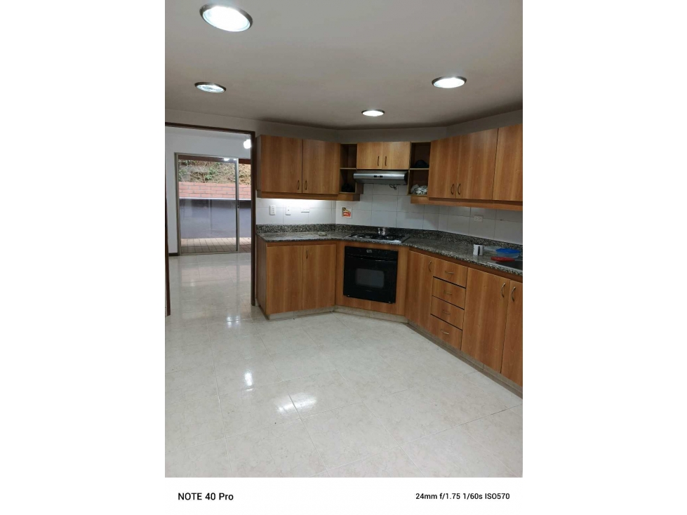 ARRIENDO AMPLIA CASA EN ENVIGADO - 2