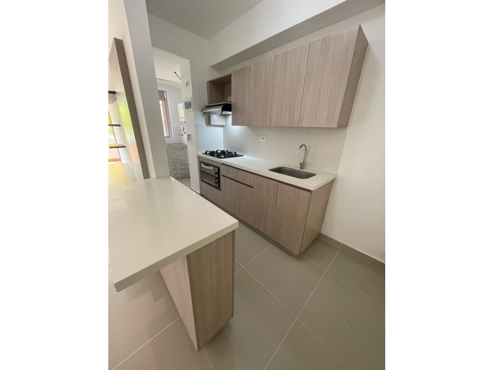 ARRIENDO AMPLIO APARTAMENTO EN NIQUIA CON ACABADOS DE LUJO