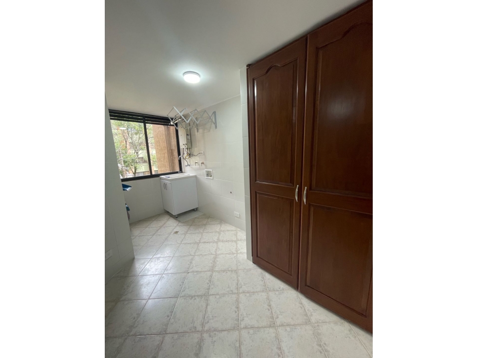 ARRIENDO AMPLIO APARTAMENTO EN LAURELES — foto 5