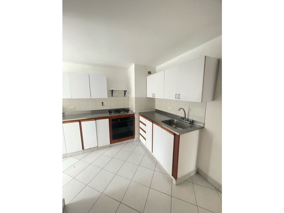 ARRIENDO AMPLIO APARTAMENTO EN BELÉN LA PALMA