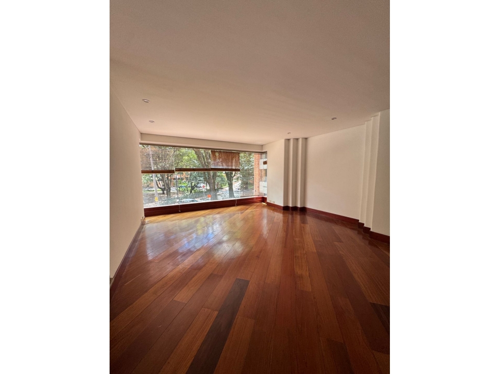 Arriendo amplio apto de un solo nivel en la Cabrera — foto 3