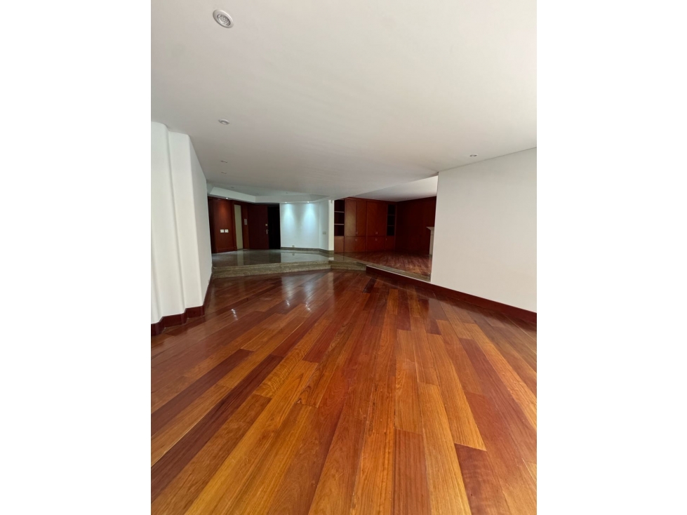 Arriendo amplio apto de un solo nivel en la Cabrera — foto 5