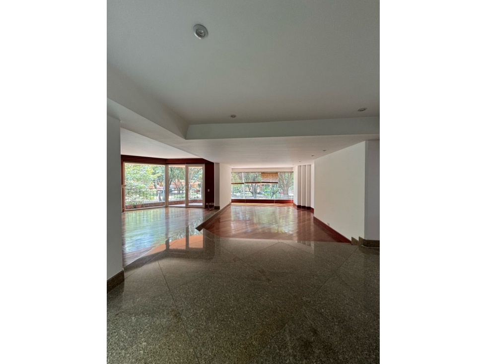 Arriendo amplio apto de un solo nivel en la Cabrera — foto 2