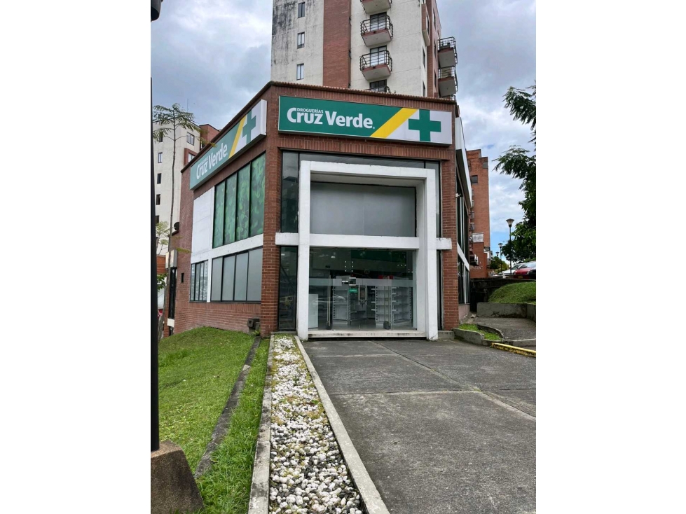 Arriendo amplio Local en Pinares Pereira