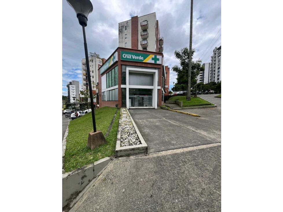 Arriendo amplio Local en Pinares Pereira — foto 2