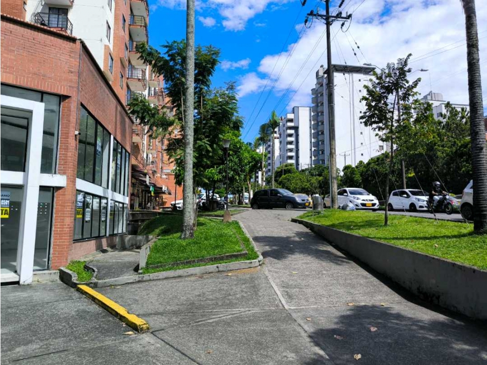 Arriendo amplio Local en Pinares Pereira — foto 3