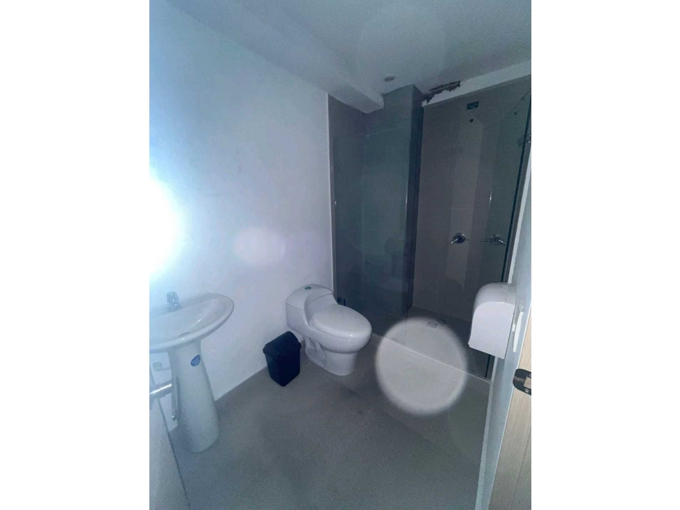 Arriendo amplio Local en Pinares Pereira — foto 6