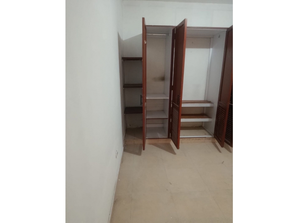 Arriendo aparta estudio 1er piso en la flora, cali — foto 4