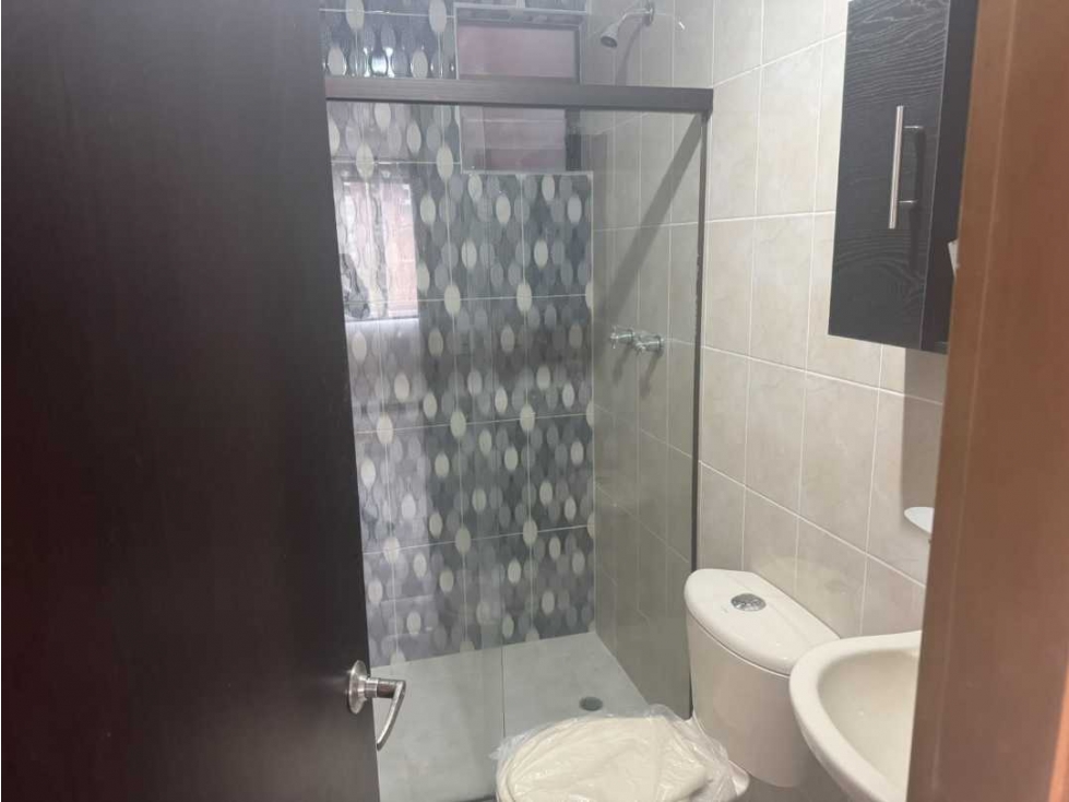 Arriendo aparta estudio en laureles estadio — foto 3