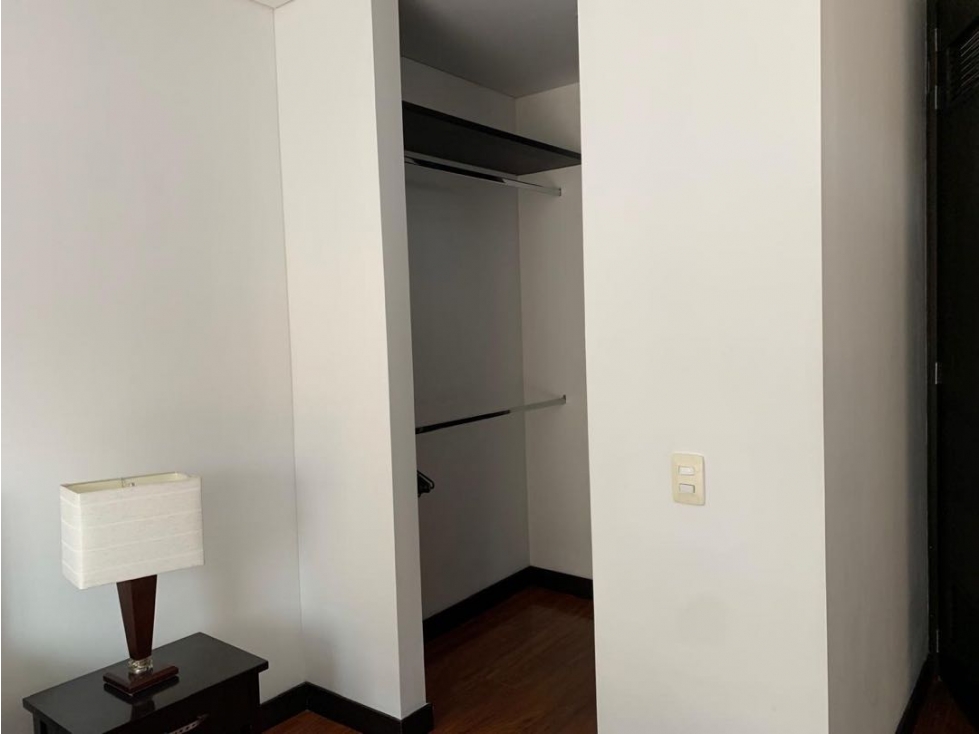 Arriendo apartaestudio amoblado en Chico Norte. — foto 3