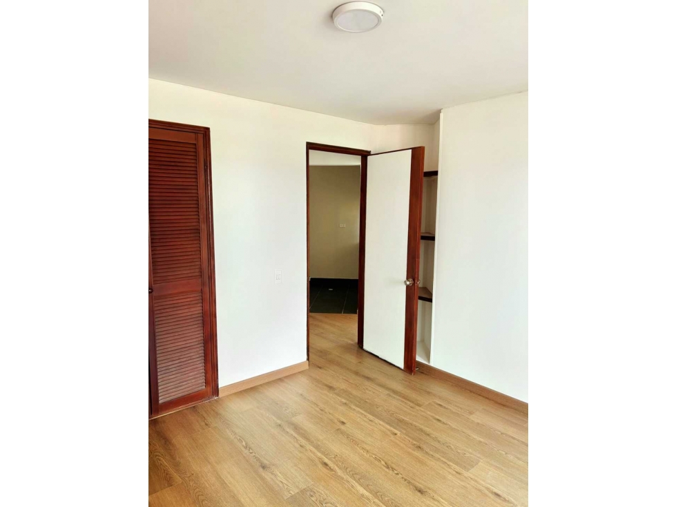 ARRIENDO APARTAESTUDIO REMODELADO EN EL CENTRO INTERNACIONAL — foto 3