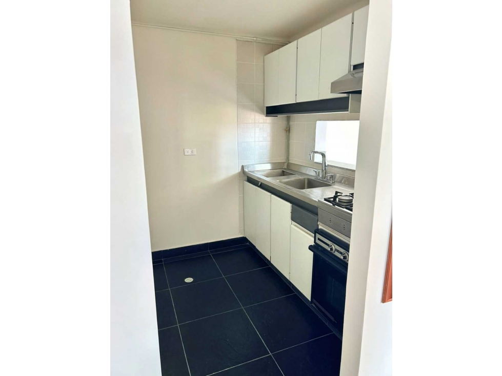 ARRIENDO APARTAESTUDIO REMODELADO EN EL CENTRO INTERNACIONAL — foto 4