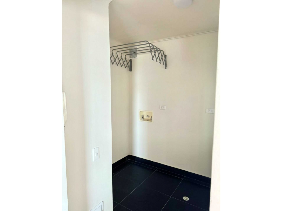 ARRIENDO APARTAESTUDIO REMODELADO EN EL CENTRO INTERNACIONAL — foto 5