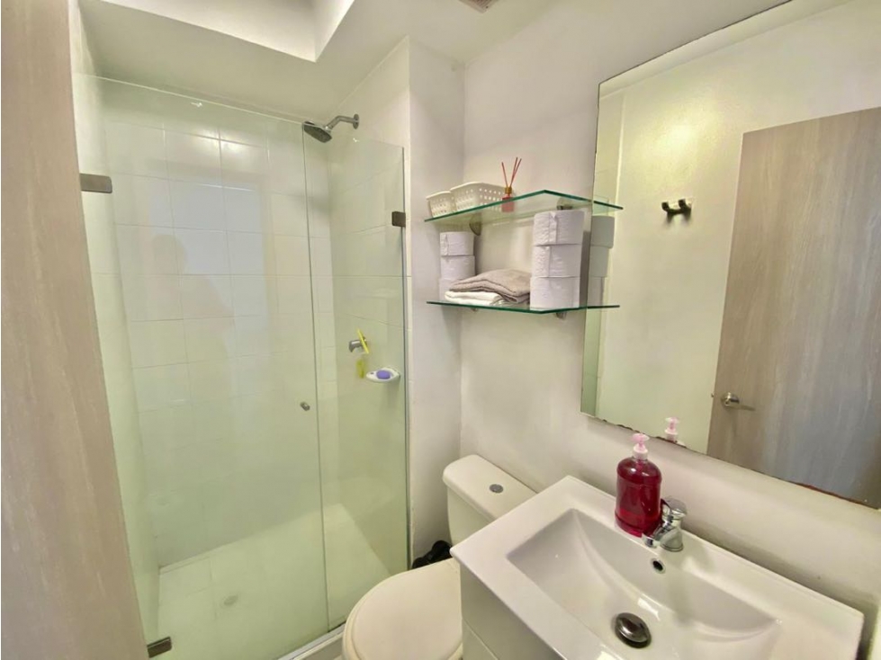 ARRIENDO APARTAMEBTO AMOBLADO DE TRES ALCOBAS EN TORICES — foto 2
