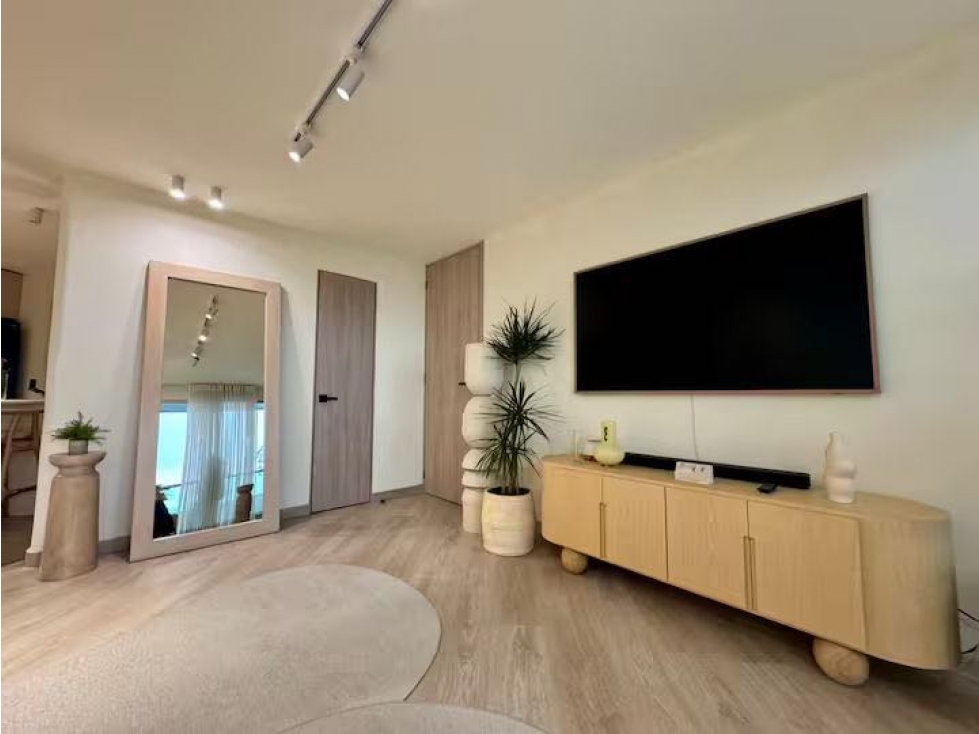 Arriendo apartaestudio remodelado y amoblado. El Poblado, El Tesoro. — foto 2