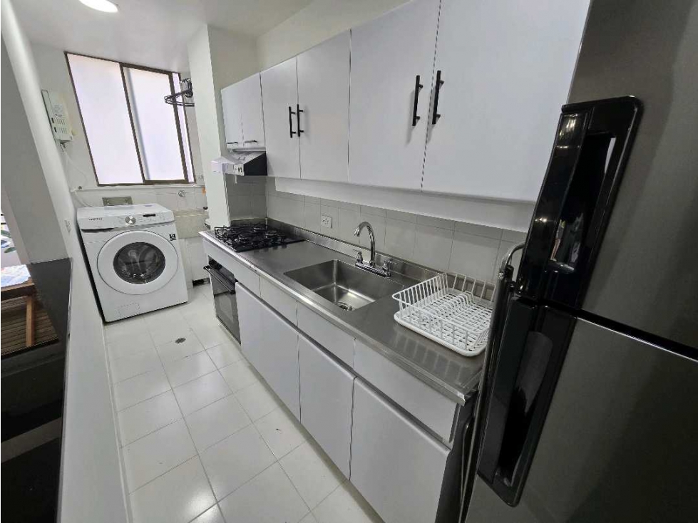 Arriendo Apartamento Amoblado en El Poblado — foto 3