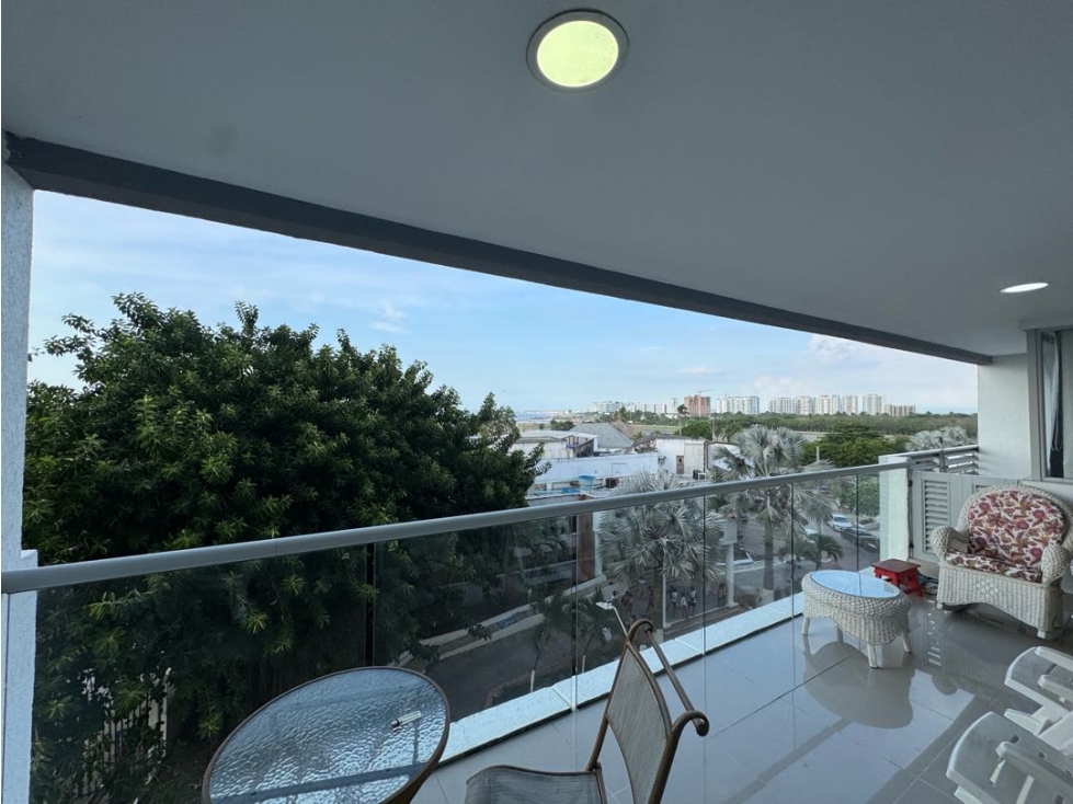 Arriendo Apartamento Amoblado de 2 Habitaciones con Vista al Mar