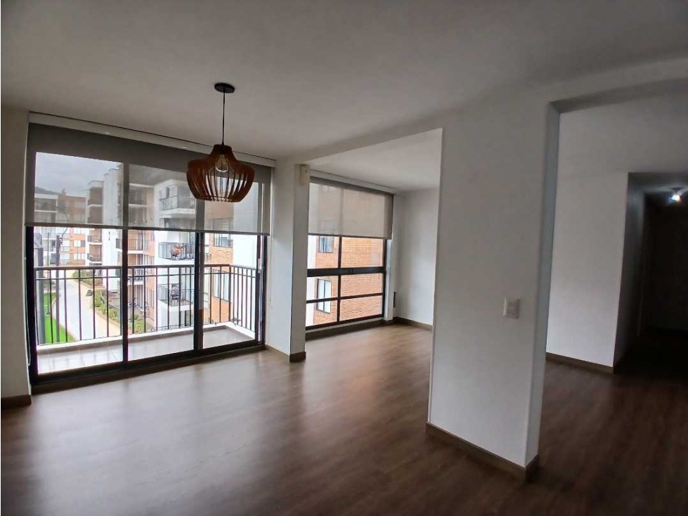 ARRIENDO APARTAMENTO AMPLIO EN CONJUNTO CERRADO CON BALCON EN CAJICA — foto 2