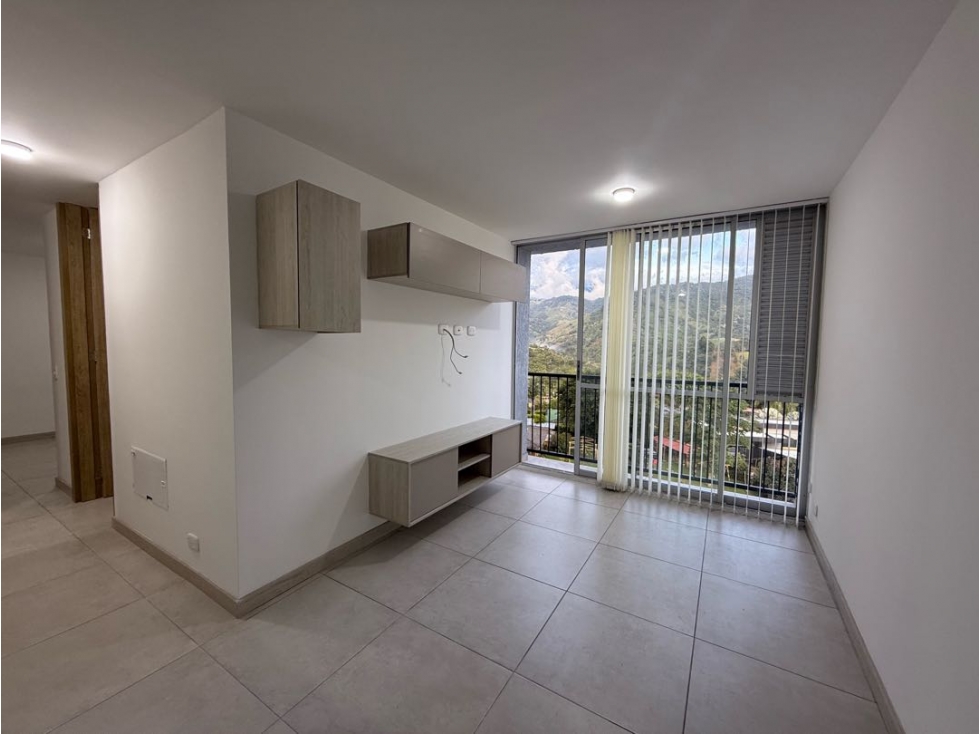 ARRIENDO APARTAMENTO AV. CENTENARIO - 1