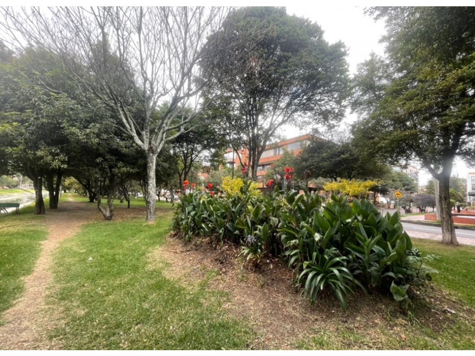 Vendo/Arriendo Apartamento Bogotá Santa Barbara con terraza — foto 3