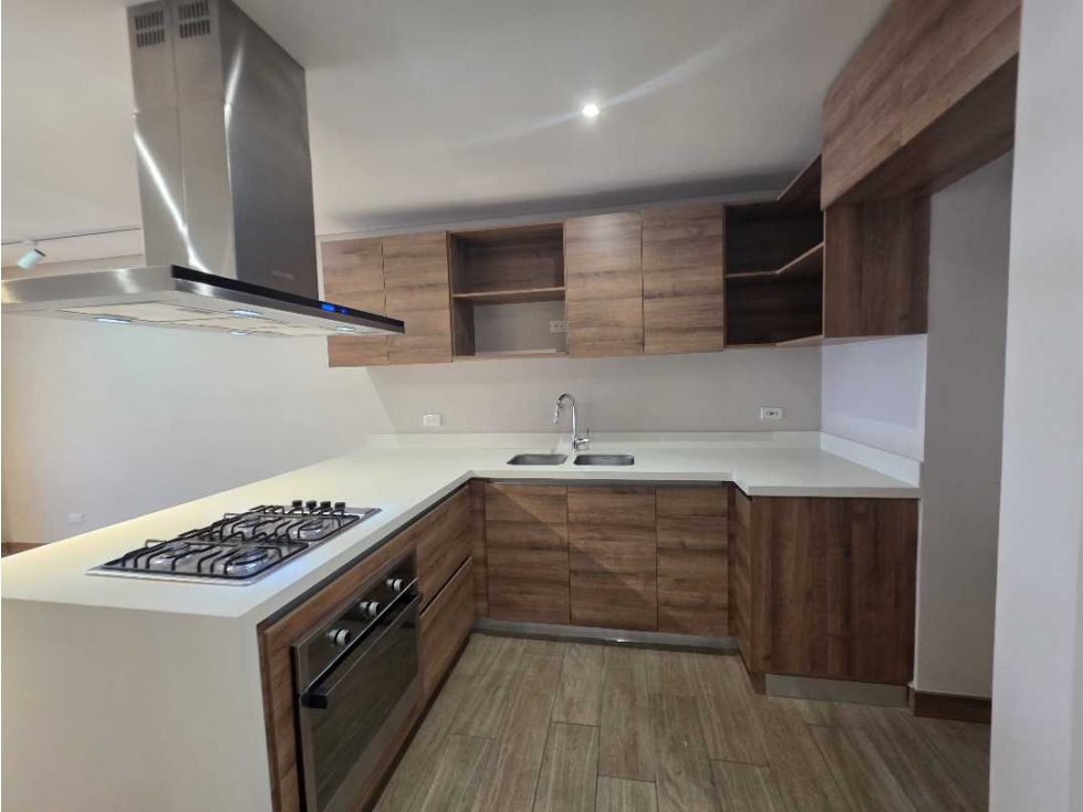 ARRIENDO APARTAMENTO CIUDAD DEL RIO — foto 2