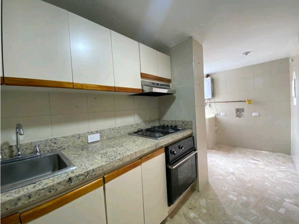 Arriendo Apartamento con excelente luz en Rosales Carrera 1 con 77 — foto 2