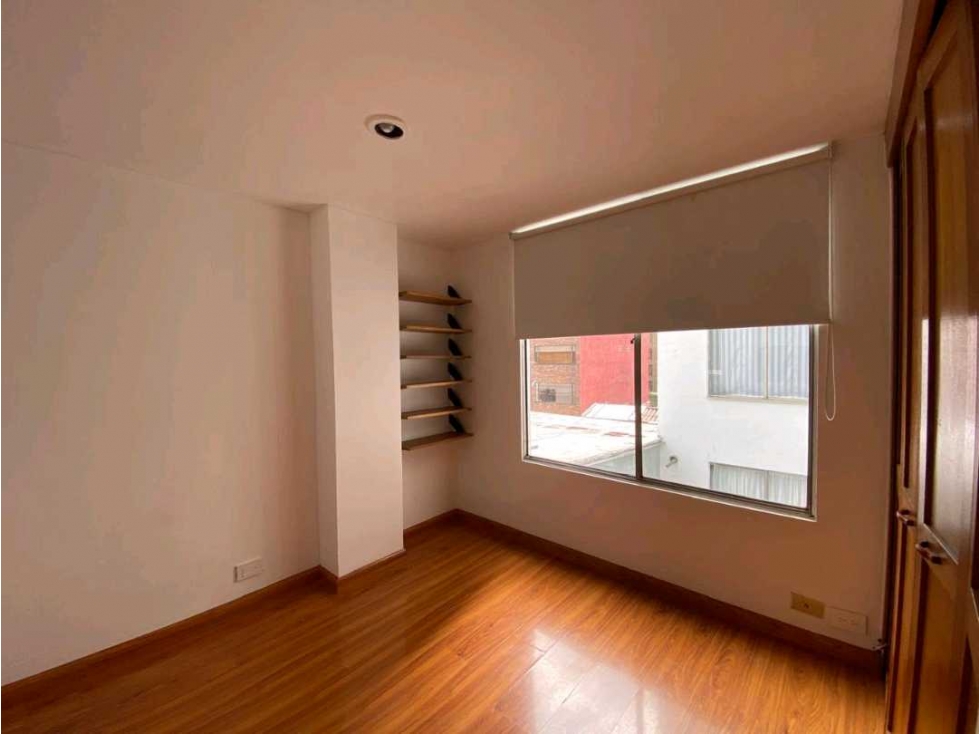 Arriendo Apartamento con excelente luz en Rosales Carrera 1 con 77 — foto 5