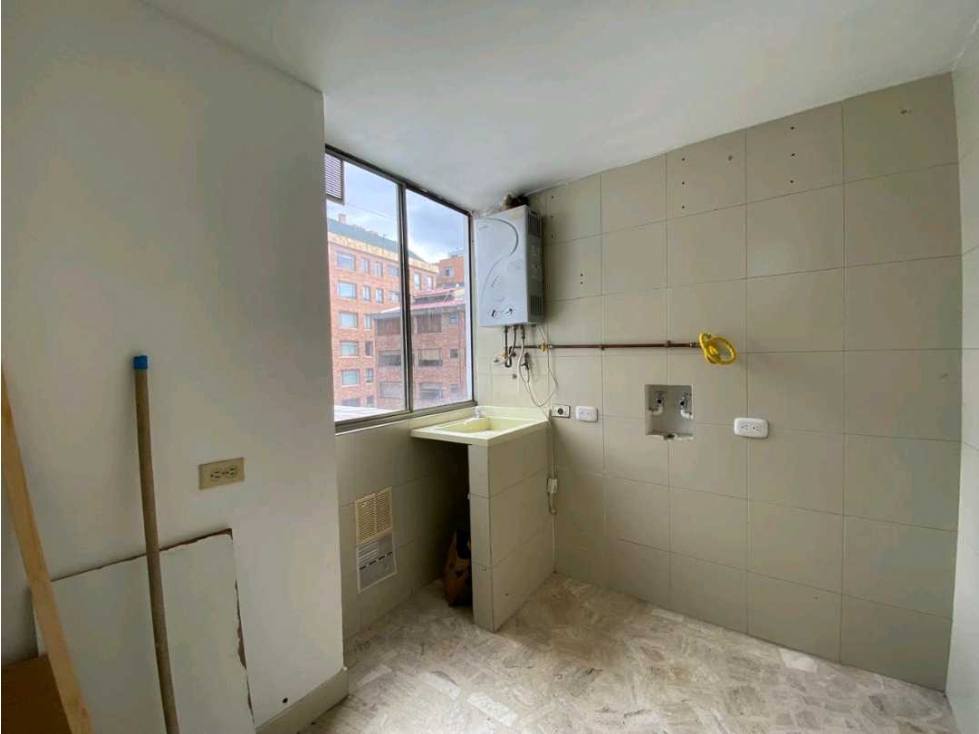 Arriendo Apartamento con excelente luz en Rosales Carrera 1 con 77 — foto 6