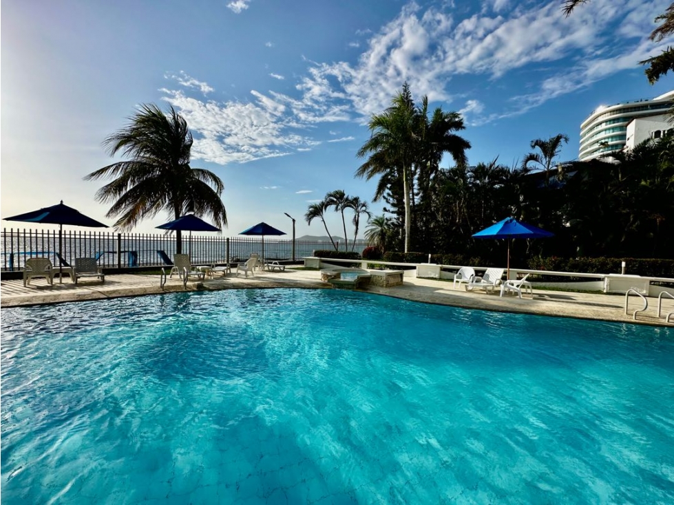 Arriendo apartamento con salida directa al mar