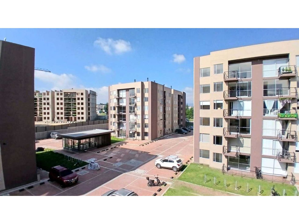 Arriendo apartamento Cuarto piso con acesor en Cajica.