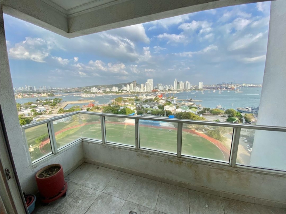 ARRIENDO apartamento de tres habitaciones con alcoba y baño del servic