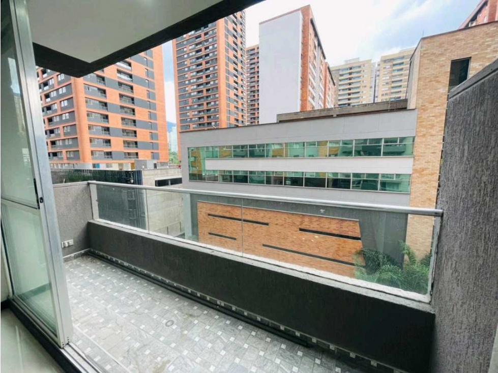 ARRIENDO APARTAMENTO EL POBLADO. CIUDAD DEL RIO — foto 3