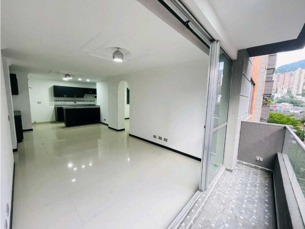 ARRIENDO APARTAMENTO EL POBLADO. CIUDAD DEL RIO — foto 4