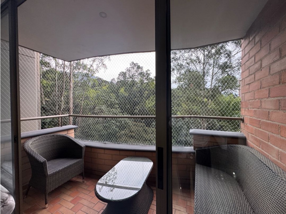 Arriendo apartamento amoblado. El Poblado. Unidad completa.