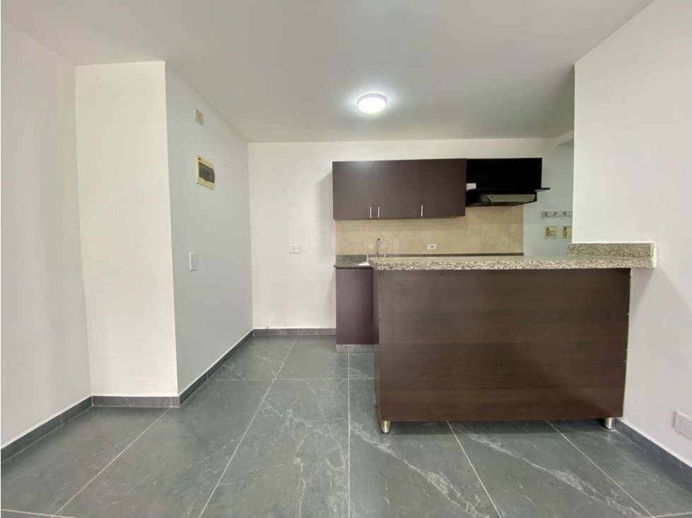 ARRIENDO APARTAMENTO EN CIUDAD DEL RÍO P5 — foto 5