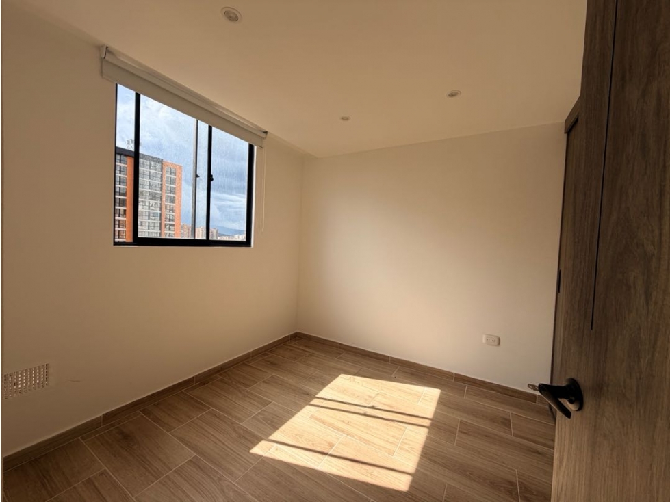 ARRIENDO APARTAMENTO EN CIUDAD LA SALLE — foto 4
