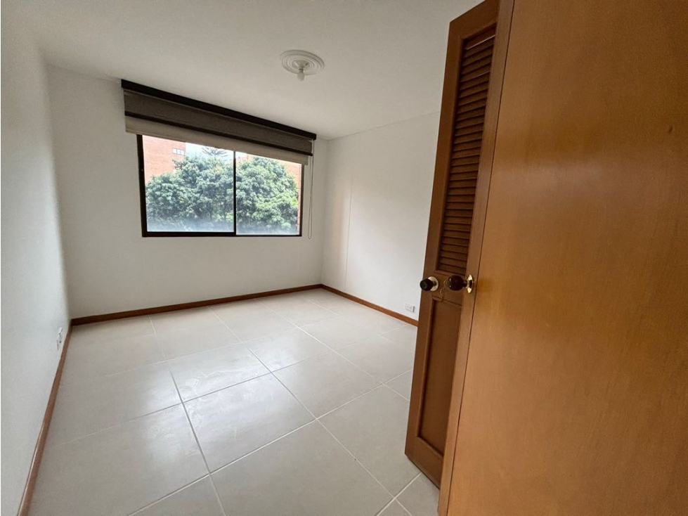 Arriendo Apartamento En El Poblado La 34 cerca a CC Santa Fe y Oviedo — foto 3