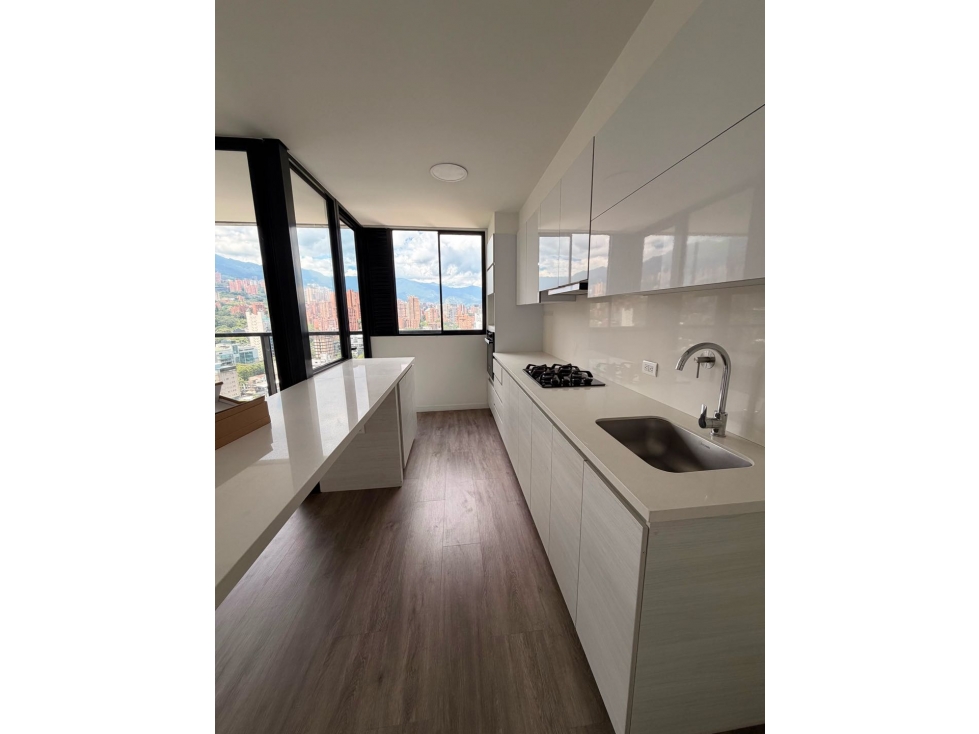 ARRIENDO APARTAMENTO EN EL POBLADO LALINDE CERCA AV POBLADO