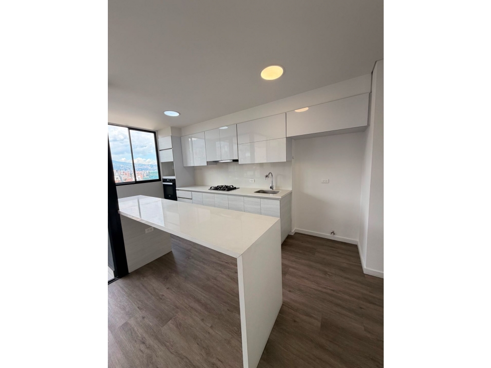 ARRIENDO APARTAMENTO EN EL POBLADO LALINDE CERCA AV POBLADO — foto 2
